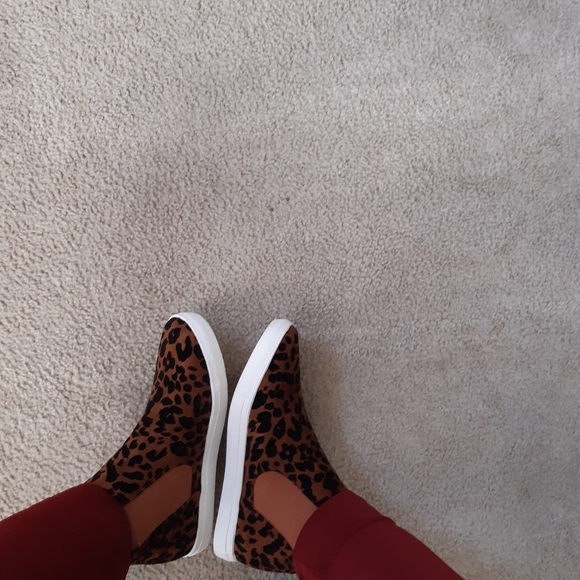 Nwt suede leopard  sneakers - Picture 3 of 10